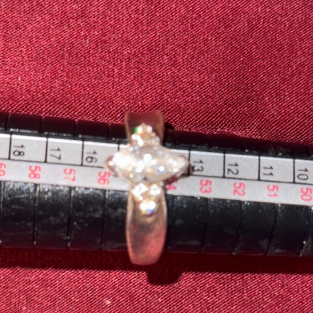 Elegant Silver Ring with Clear Stones